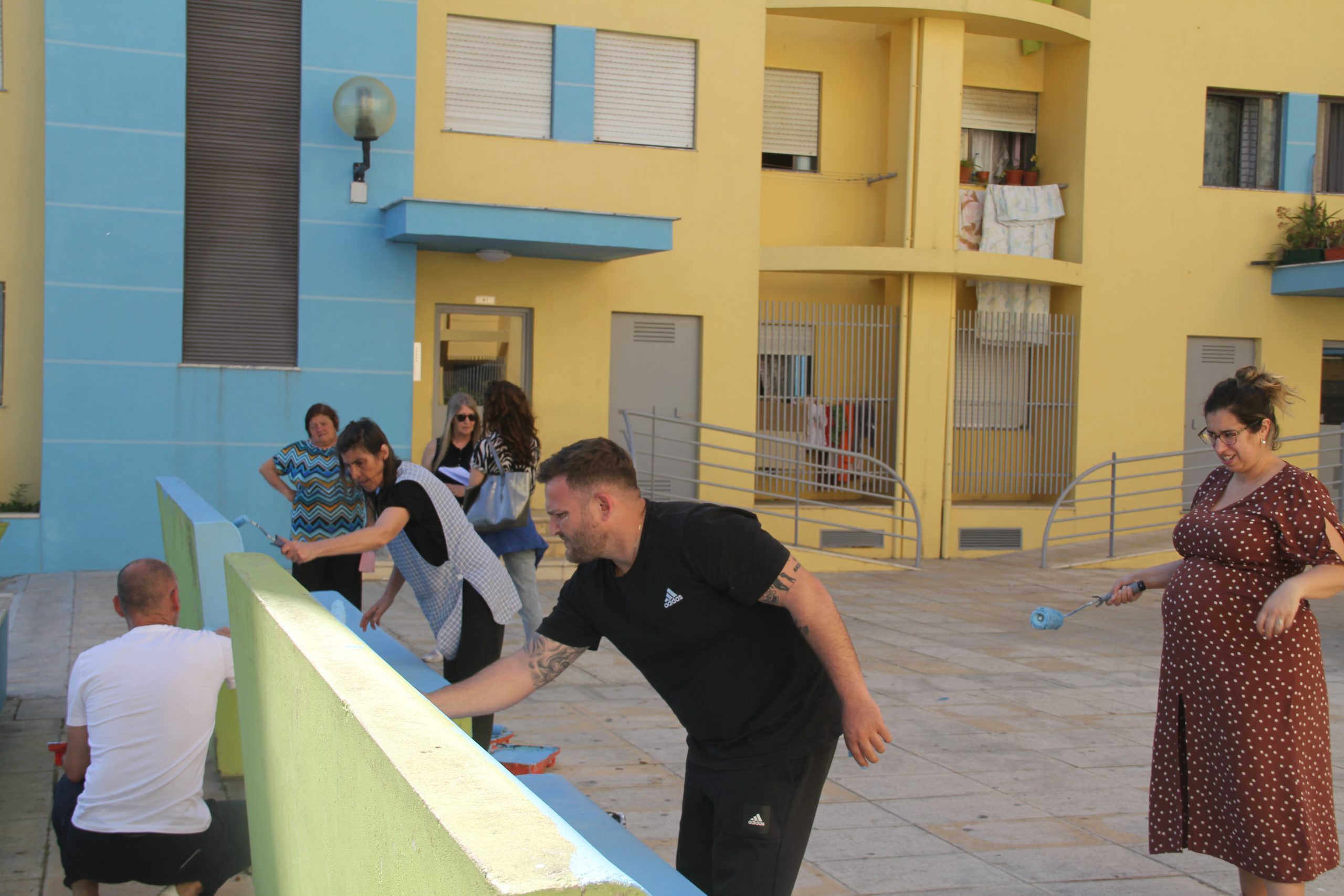 Pintura dos bancos da praceta B